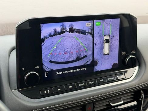 Used 2023 Nissan Rogue SL w/ SL Premium Package image 40