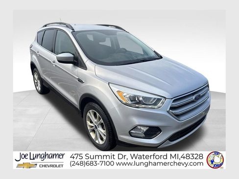 Used 2017 Ford Escape SE w/ Equipment Group 201A FWD image 1