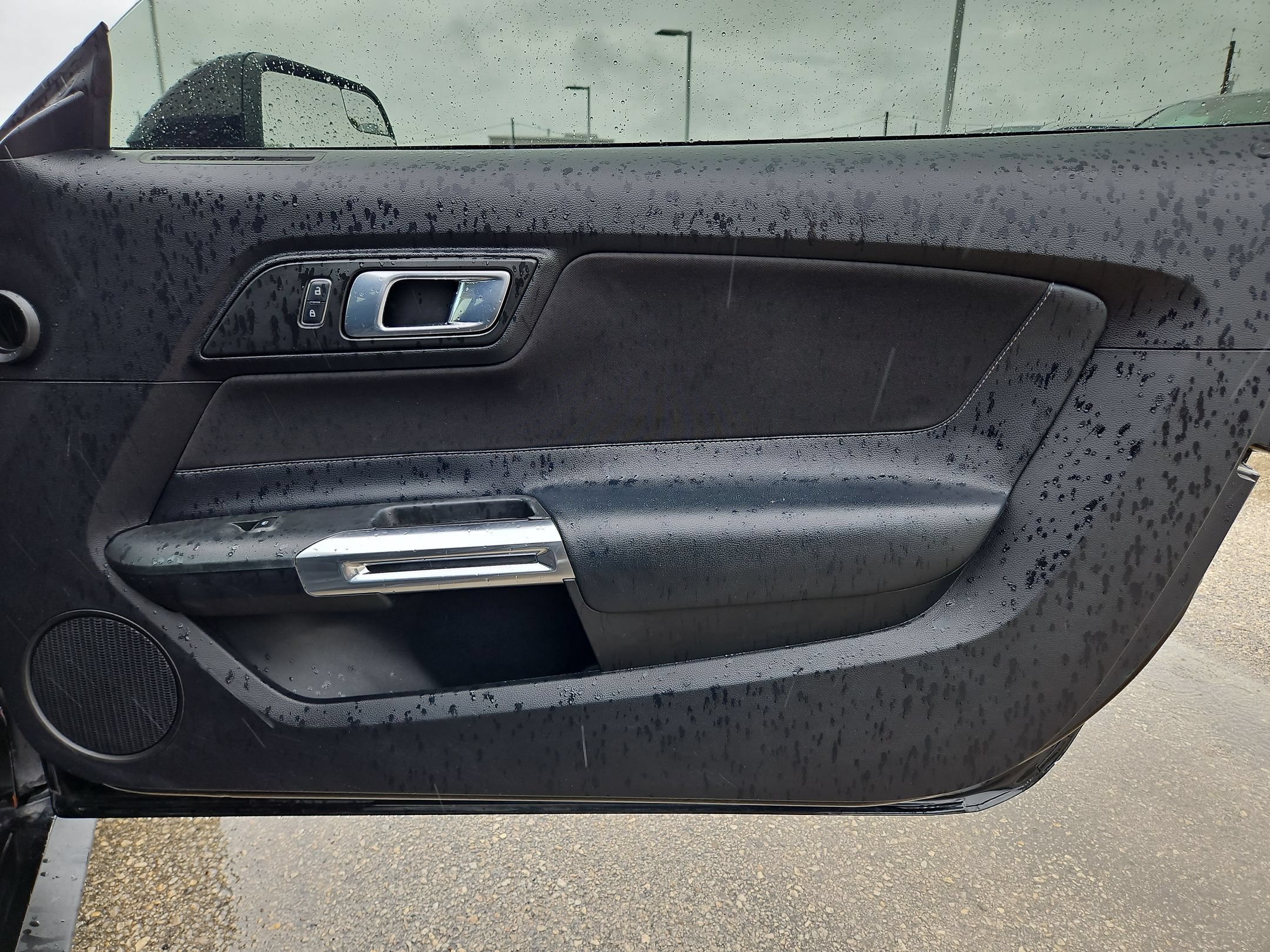 Used 2018 Ford Mustang Coupe RWD image 27