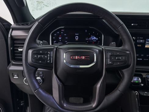 Used 2024 GMC Sierra 1500 AT4 w/ Technology Package AWD/4WD image 4