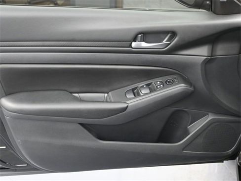 Used 2022 Nissan Altima 2.5 S w/ Driver Assist Package image 9