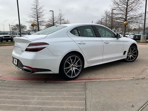 Used 2025 Genesis G70 2.5T image 6