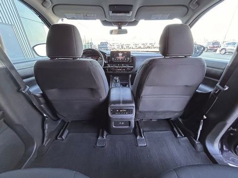 Used 2024 Nissan Pathfinder SV image 34