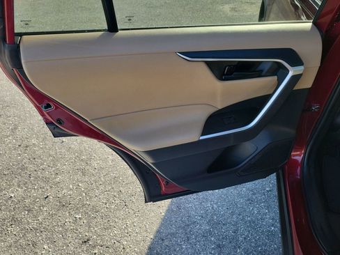 Used 2022 Toyota RAV4 LE image 40