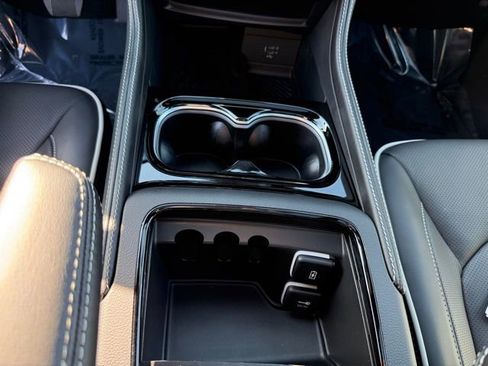 New 2026 Chrysler Pacifica Limited w/ S Appearance Package image 24