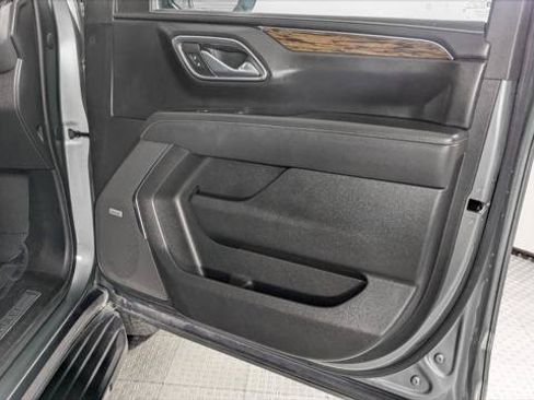 Used 2023 Chevrolet Suburban Premier AWD/4WD image 24