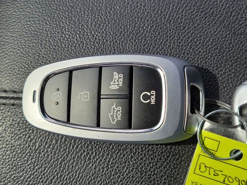 Used 2024 Hyundai Santa Cruz Limited AWD/4WD image 34