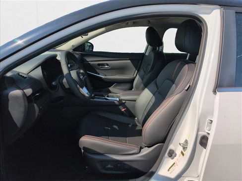 New 2025 Nissan Sentra SR w/ SR Premium Package FWD image 15