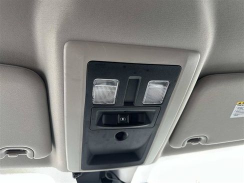 Used 2017 RAM 1500 Classic SLT AWD/4WD image 14