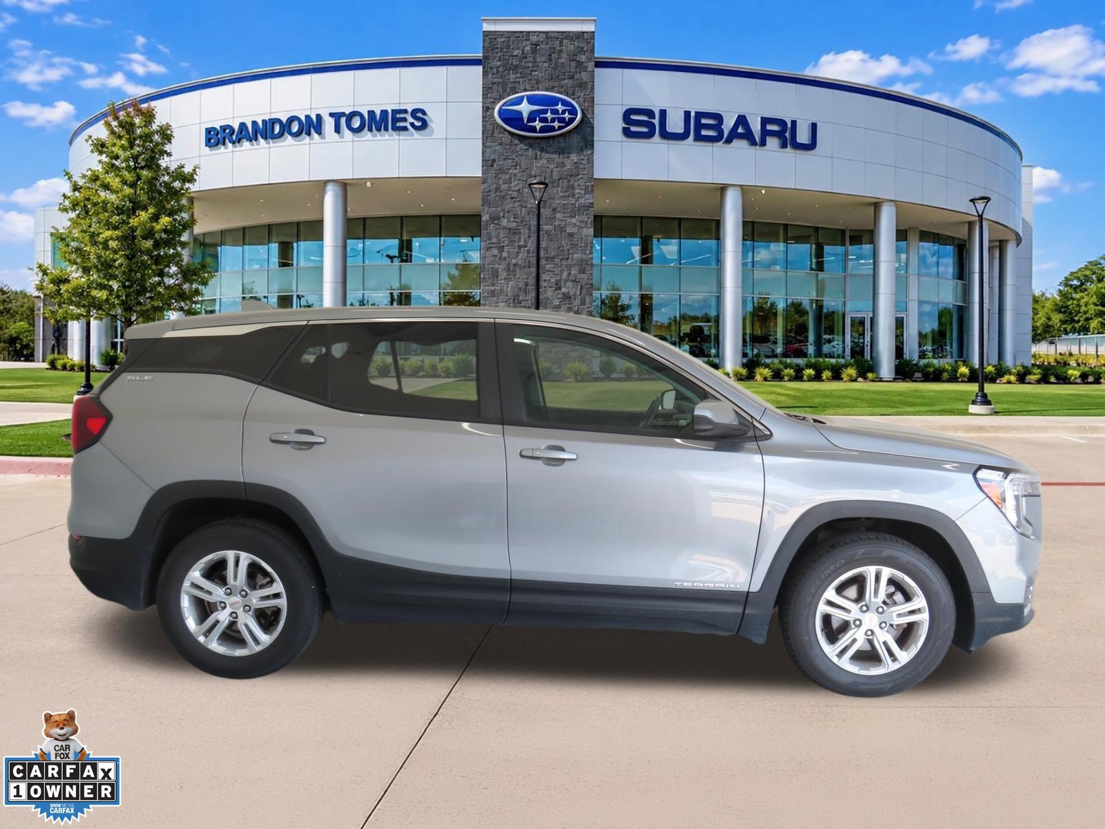 Used 2024 GMC Terrain SLE AWD/4WD image 2