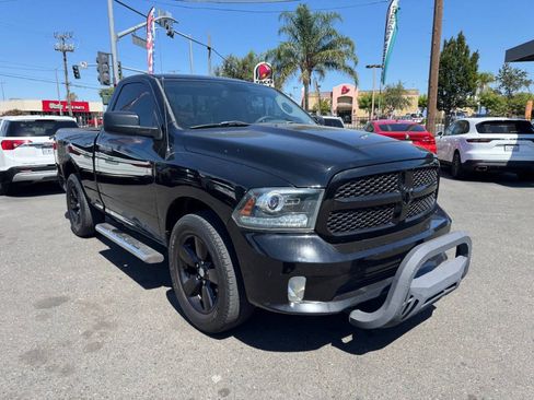 Used 2014 RAM 1500 Express RWD image 2