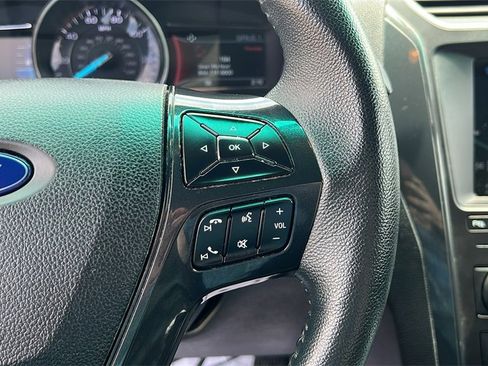 Used 2019 Ford Explorer XLT w/ XLT Sport Appearance Package image 19