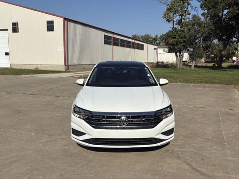 Used 2020 Volkswagen Jetta SE w/ SE Cold Weather Package FWD image 3