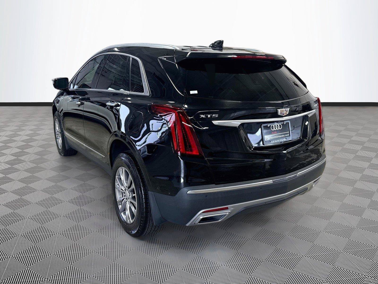 Used 2023 Cadillac XT5 Premium Luxury w/ Technology Package FWD image 5