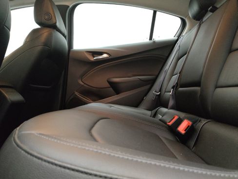 Used 2017 Chevrolet Cruze Premier FWD image 18