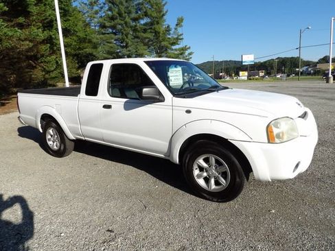 Used 2004 Nissan Frontier XE w/ (VTP) Value Truck Pkg RWD image 7