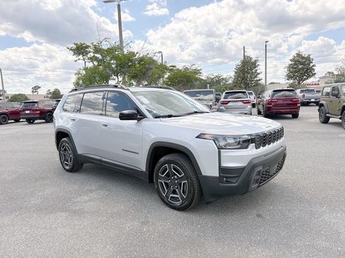 New 2026 Jeep Cherokee Laredo AWD/4WD image 1