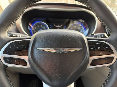 Used 2024 Chrysler Voyager LX image 30