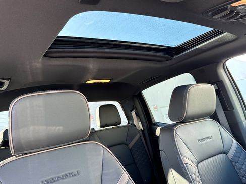 New 2026 GMC Canyon Denali AWD/4WD image 15
