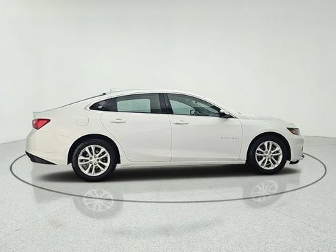 Used 2017 Chevrolet Malibu LT FWD image 7