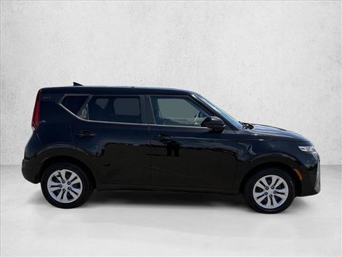 Used 2022 Kia Soul LX FWD image 4