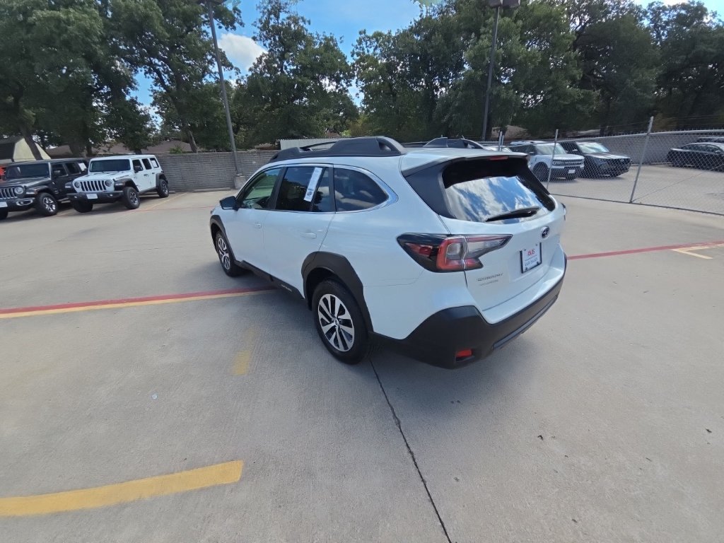 Used 2025 Subaru Outback Premium AWD/4WD image 8