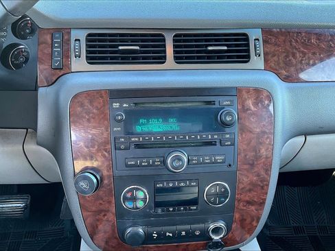 Used 2007 Chevrolet Tahoe LTZ w/ LTZ Preferred Equipment Group image 6