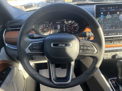 Used 2023 Jeep Compass Limited image 13