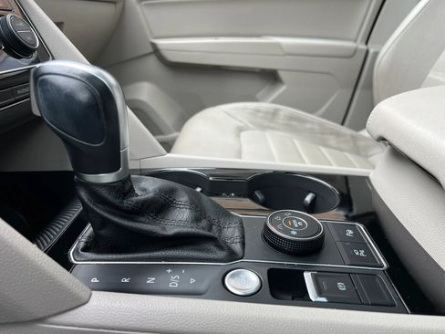 Used 2019 Volkswagen Atlas SEL Premium AWD/4WD image 30