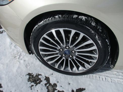 Used 2018 Ford Fusion Titanium image 9