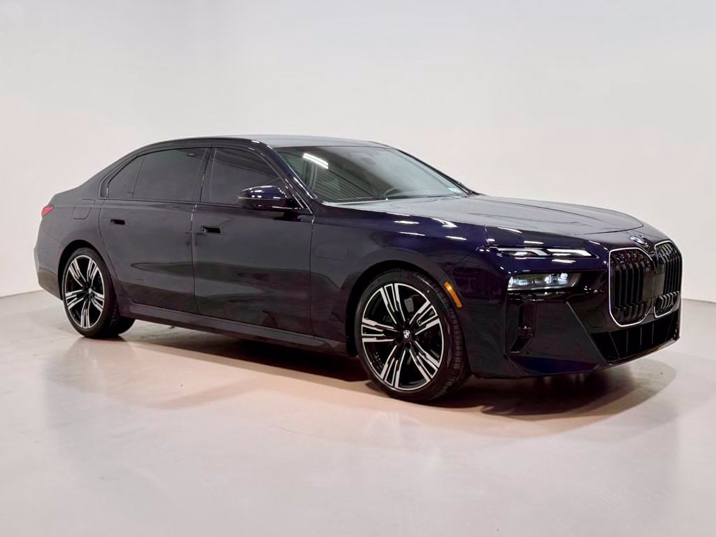 Used 2025 BMW 760i xDrive AWD/4WD image 13
