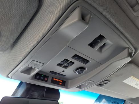 Used 2019 Cadillac Escalade Luxury RWD image 26