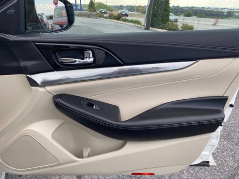 Used 2020 Nissan Maxima 3.5 SV w/ Floor Mat Group FWD image 16