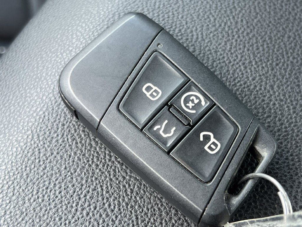 Used 2023 Volkswagen Jetta SE FWD image 27