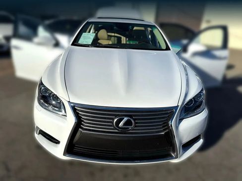 Used 2015 Lexus LS 460 w/ Comfort Package image 43