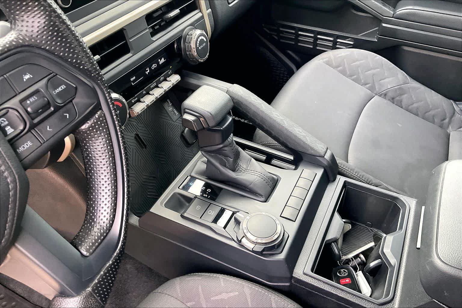 Used 2026 Toyota Tacoma SR AWD/4WD image 16
