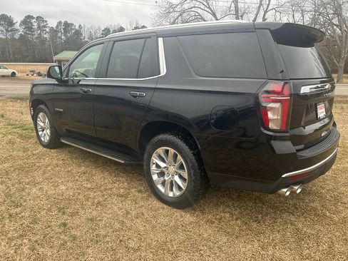 Used 2021 Chevrolet Tahoe Premier w/ Premium Package image 10