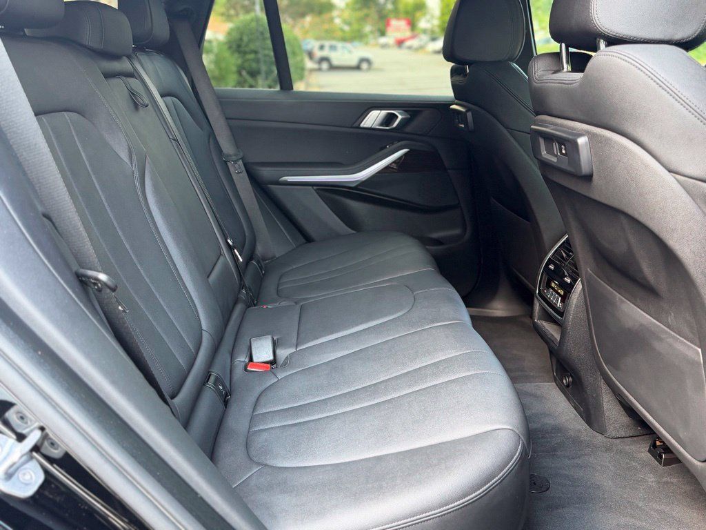 Used 2020 BMW X5 sDrive40i w/ Convenience Package RWD image 18