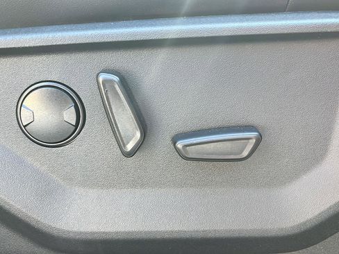 Used 2025 Ford Expedition Active image 27