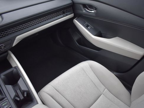 Used 2024 Honda Accord LX image 18