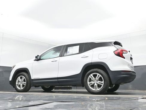 Used 2022 GMC Terrain SLE w/ LPO, Floor Liner Package image 39