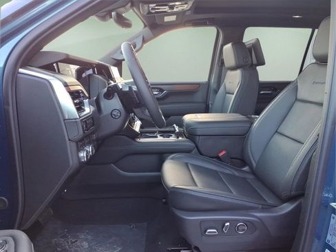 New 2026 GMC Yukon Denali w/ Denali Reserve Package AWD/4WD image 4