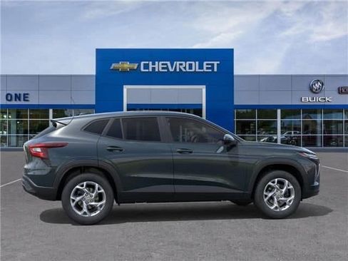 New 2026 Chevrolet Trax LS image 5