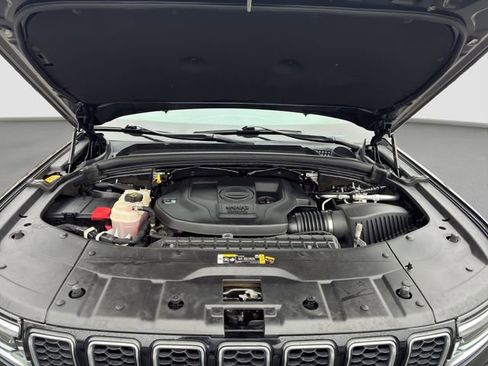 Used 2021 Jeep Grand Cherokee L Overland w/ MOPAR Finishing Package image 21