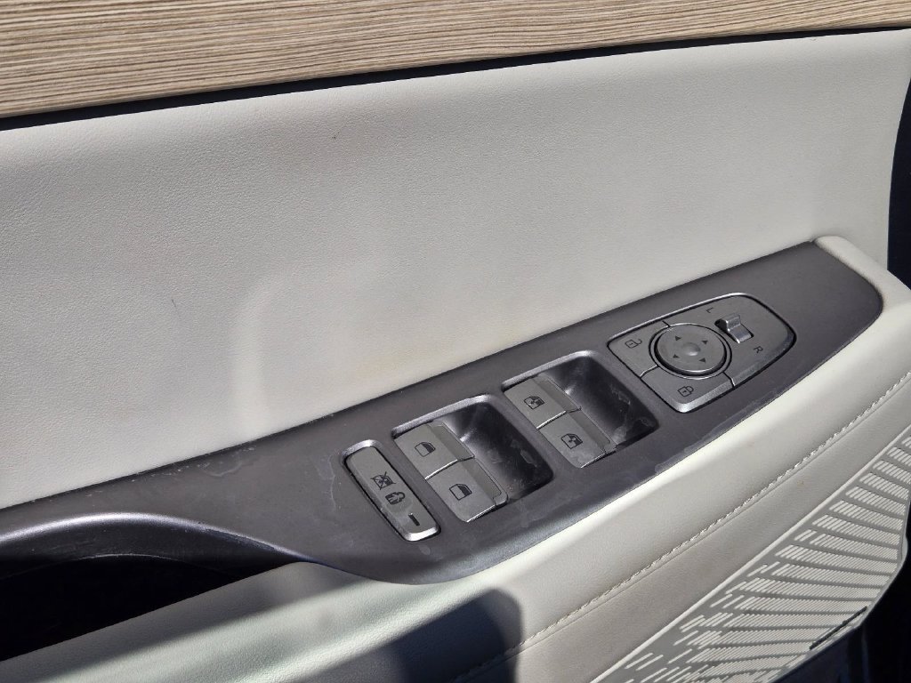 Used 2024 Hyundai Palisade Limited FWD image 14