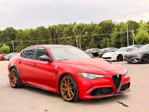 Used 2017 Alfa Romeo Giulia Quadrifoglio RWD image 16