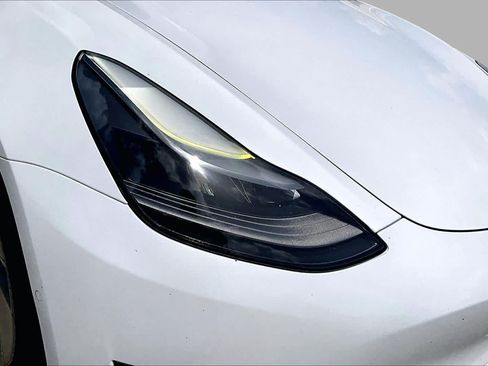 Used 2022 Tesla Model 3 Standard Range RWD image 25