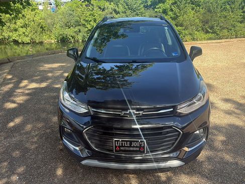 Used 2018 Chevrolet Trax Premier w/ Midnight Edition FWD image 14
