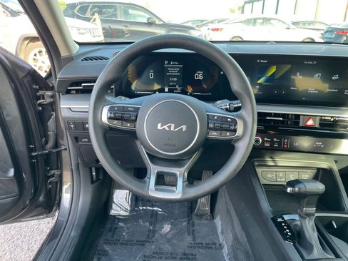 Used 2025 Kia K5 LXS FWD image 28