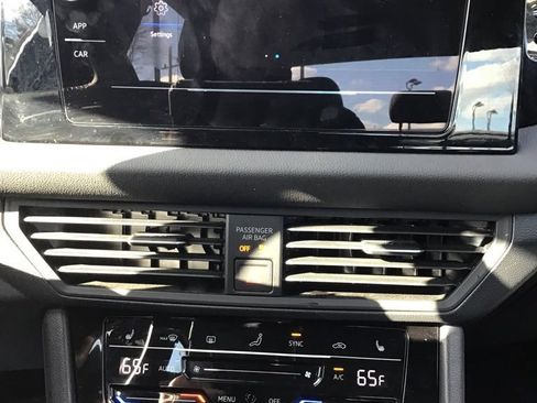 Used 2025 Volkswagen Jetta Sport image 12